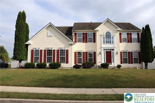 138 Lower Way Rd, Palmer Twp, PA, 18045-8038 | Card Image