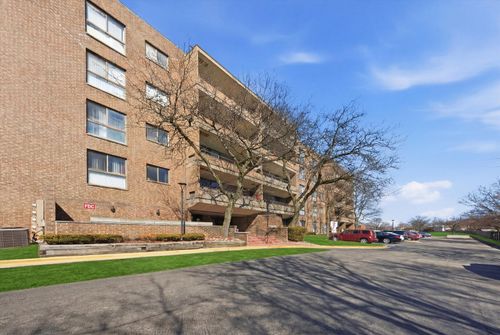 308-5 E Carriageway Dr, Hazel Crest, IL, 60429-2034 | Card Image