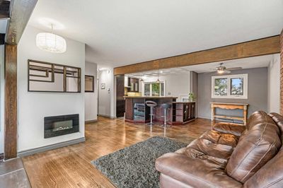 4832 Worcester Dr Sw, House detached with 5 bedrooms, 2 bathrooms and 2 parking in Calgary AB | Image 1