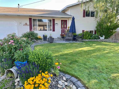 2321 Rolling Hills Dr, Clarkston, WA, 99403-1227 | Card Image