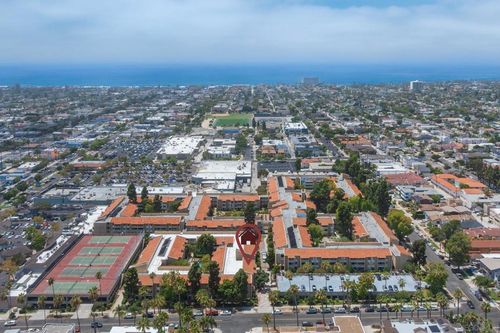 4-322-4600 Lamont St, San Diego, CA, 92109-3535 | Card Image