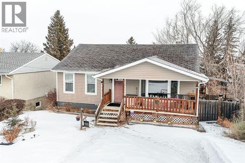 5008 43 Avenue Close, Ponoka, AB, T4J1J6 | Card Image