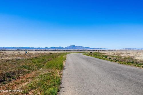 10207 E Free Spirit Rd, Prescott Valley, AZ, 86315-8939 | Card Image