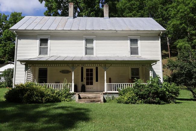 5043 Stones Chapel Rd, House other with 3 bedrooms, 3 bathrooms and 4 parking in Elk Creek VA | Image 5