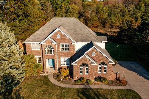 1095 Arrowhead Dr, Vermilion, OH, 44089-3327 | Card Image