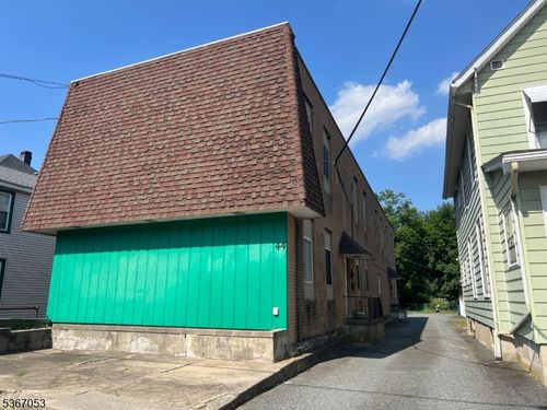 44 Broad St, Washington, NJ, 07882-1927 | Card Image