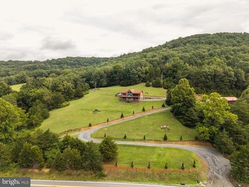 11 Crest View Dr, Greenville, WV, 24945-7176 | Card Image