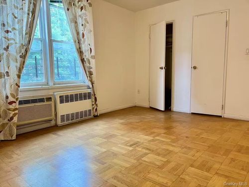3j-142-15 Franklin Ave, Flushing, NY, 11355-2611 | Card Image