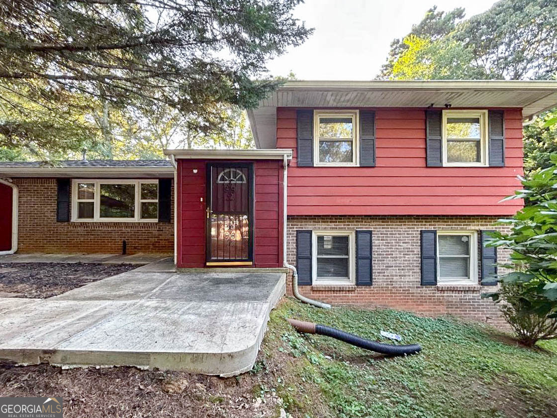 Falcon Ln, Mableton, GA 30126