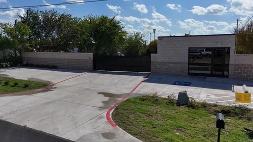 2425 Edinburg St, Mesquite, TX, 75150-5601 | Card Image