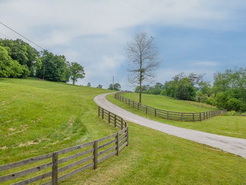 4000 Cantebury Dr, Culleoka, TN, 38451-2051 | Card Image