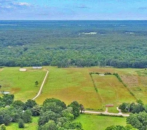 560 W Farm Road 71, Mount Pleasant, TX, 75455-6800 | Card Image