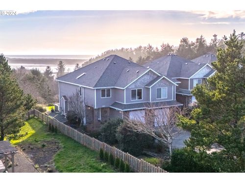 4803 Holly Heights Ave, Tillamook, OR, 97141-8386 | Card Image