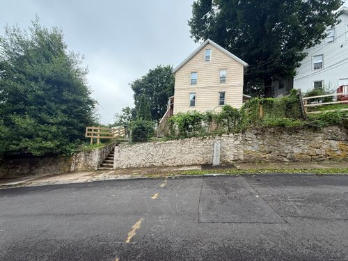 6 Summit St, Derby, CT, 06418-1283 | Card Image