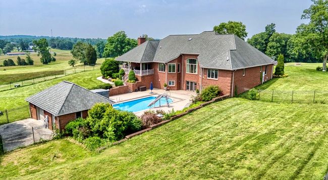 122 Fairway Acres Dr, Home with 7 bedrooms, 5 bathrooms and 3 parking in Dunmor KY | Image 94