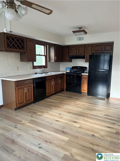 b-1532 N New St, BETHLEHEM, PA, 18018-2449 | Card Image