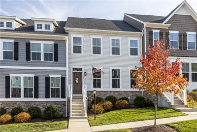 107 Moyer Hill Dr, Townhouse with 3 bedrooms, 3 bathrooms and 2 parking in Cranberry Twp PA | Image 1