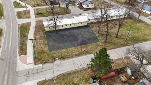 2020 Center St, Cedar Falls, IA, 50613-1367 | Card Image