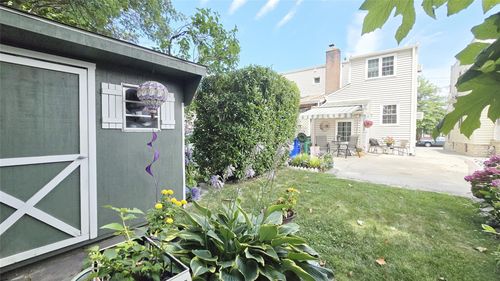 4330 248th St, Little Neck, NY, 11363-1651 | Card Image