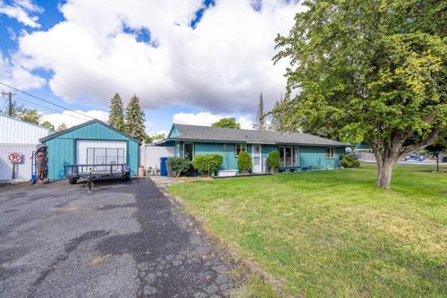 2917 N Vista Rd, Spokane, WA, 99212 | Card Image