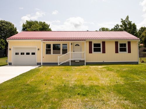 2305 Oak St, Salem, OH, 44460-2521 | Card Image