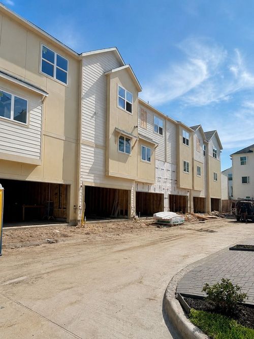 6382 Paddington Bend Dr, Houston, TX, 77008-3074 | Card Image