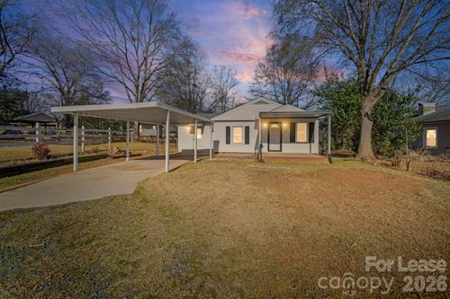 211 9th St, Belmont, NC, 28012-3528 | Card Image