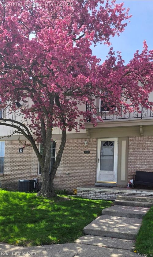 35367 Tall Oaks Dr, Sterling Heights, MI, 48312-3632 | Card Image