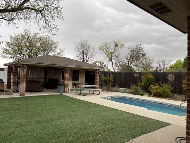411 Labadie St, House other with 2 bedrooms, 3 bathrooms and 2 parking in Sterling City TX | Image 11