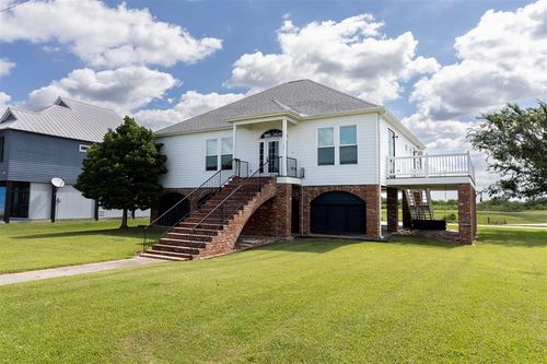 102 Sandpiper Ln, Lake Charles, LA, 70607-8809 | Card Image