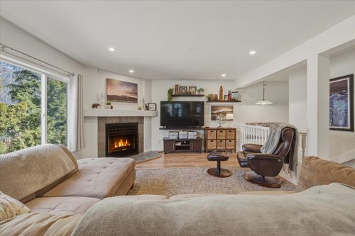 2-7467 Prospect St, Pemberton, BC, V0N2L1 | Card Image