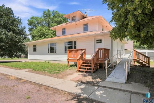 1040 Lincoln St, Centerville, SD, 57014-2200 | Card Image