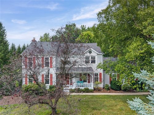 8572 Lake In The Woods Trl, Chagrin Falls, OH, 44023-4363 | Card Image