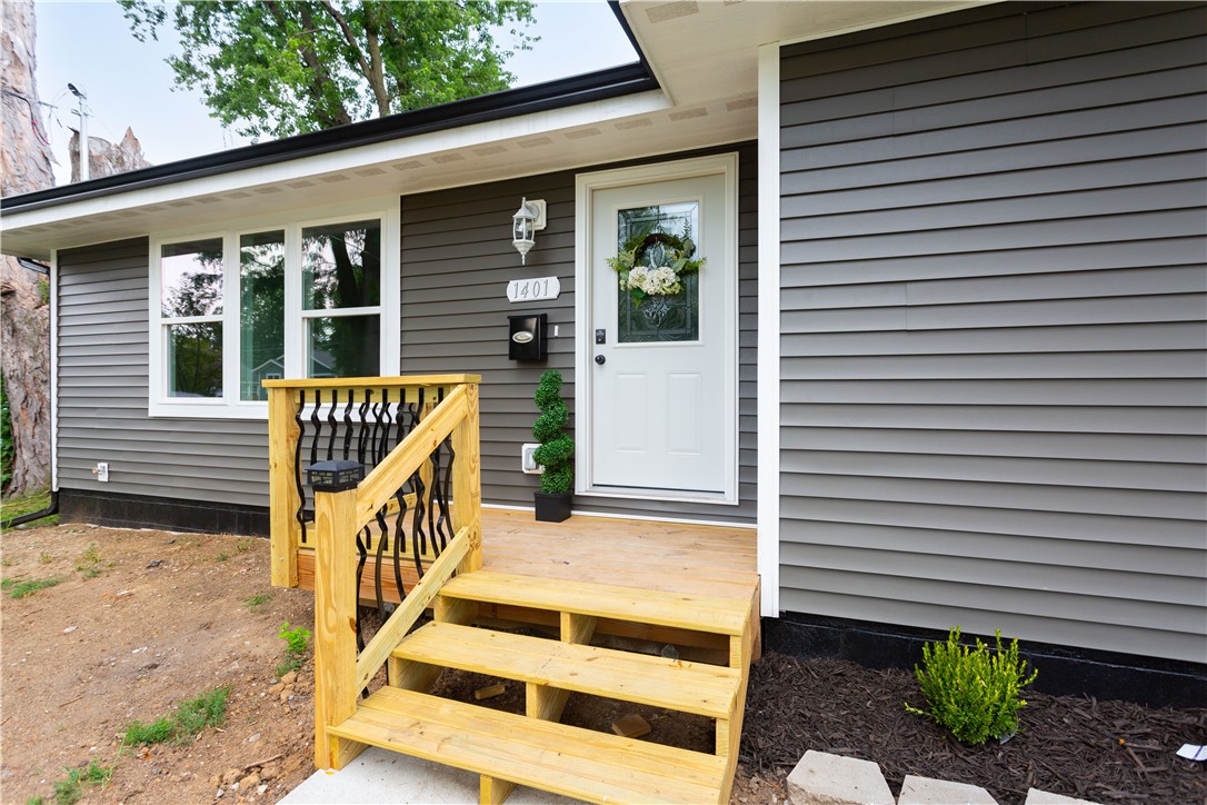 Stewart St, Des Moines, IA 50316