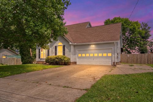 1223 Cobblestone Ln, Clarksville, TN, 37042-5871 | Card Image
