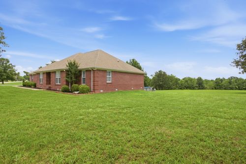 163 Tabor Pl, Hohenwald, TN, 38462-5230 | Card Image