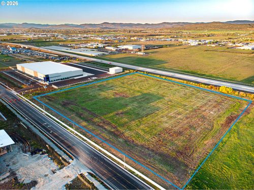 4676 Industry Dr, Medford, OR, 97504 | Card Image