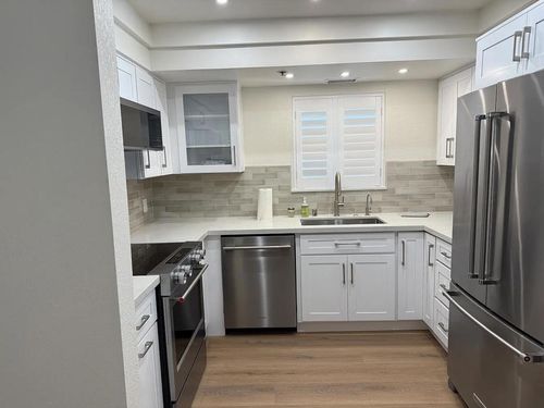 453 Village Sq E, Palm Springs, CA, 92262-7504 | Card Image