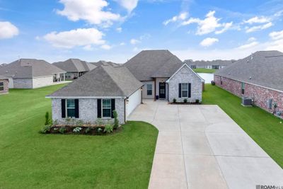 41211 Marsh Ln, House other with 5 bedrooms, 3 bathrooms and null parking in Gonzales LA | Image 1