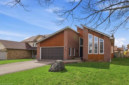 110 Milton Ave, Cambridge, ON, N3C3W5 | Card Image