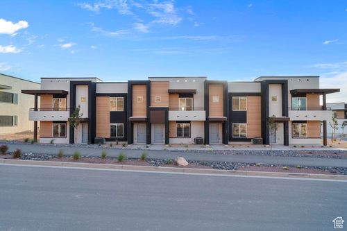 2394-1751 S Wahweap Way, Washington, UT, 84780-3833 | Card Image