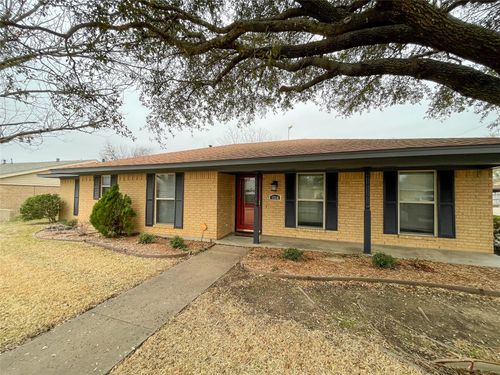 1714 Crescent Dr, Sherman, TX, 75092-7520 | Card Image