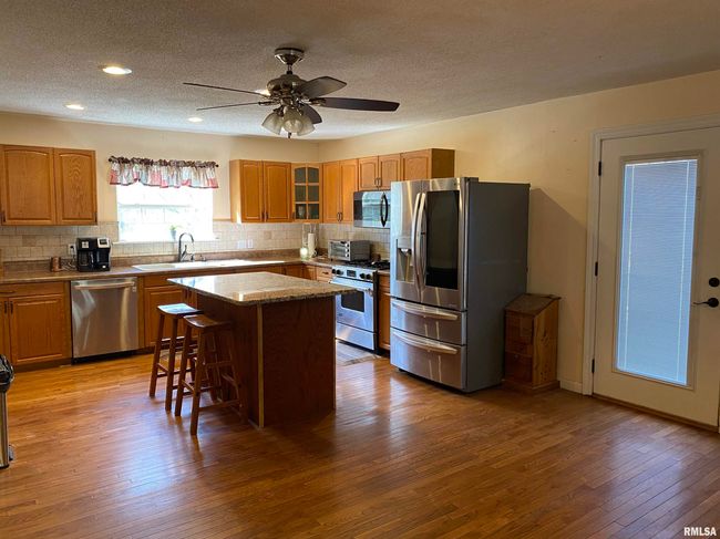 407 N Howard St, House other with 3 bedrooms, 3 bathrooms and null parking in Ava IL | Image 5