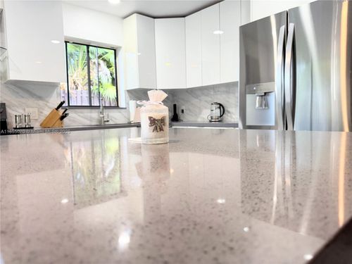 20429-20429 Ne 10th Court Rd, Miami, FL, 33179-2523 | Card Image