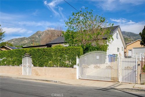 10510 Helendale Ave, Tujunga, CA, 91042-1706 | Card Image