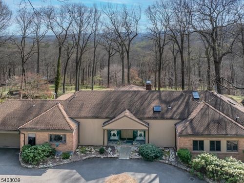 235 Mountainside Rd, Mendham Twp, NJ, 07945-1100 | Card Image