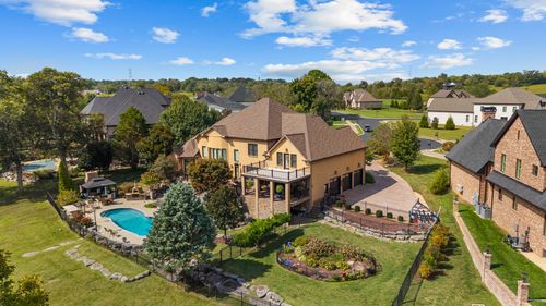 824 Stonebrook Dr, Lebanon, TN, 37087-6552 | Card Image