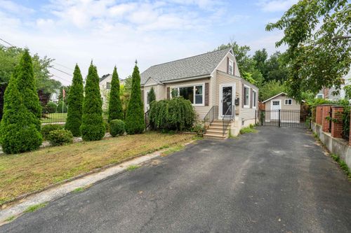 100 S Lincoln St, Manchester, NH, 03103-4615 | Card Image