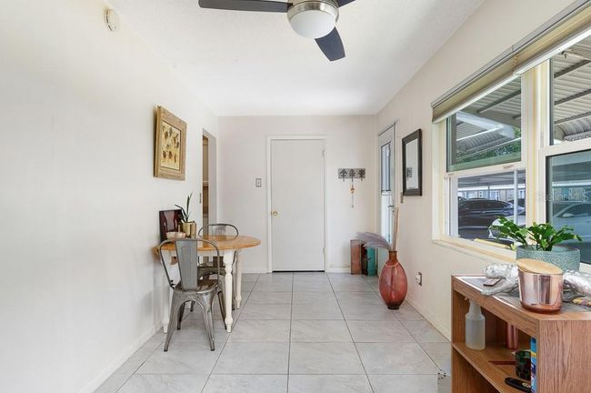Bonus/ Patio Room heated with back door to parking | Image 14