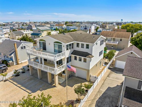214 W 4th St, Ship Bottom, NJ, 08008-4742 | Card Image